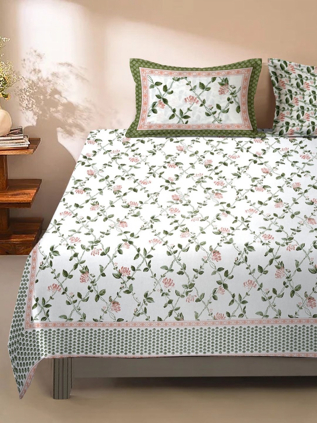 

eyda White & Green Floral 210 TC King Bedsheet with 2 Pillow Covers