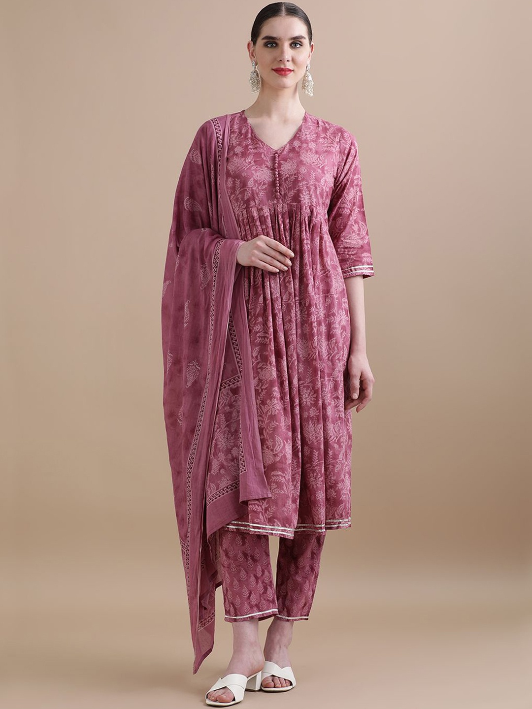 

Jaipur Kurti Floral Printed Empire Gotta Patti Pure Cotton Kurta with Trouser & Dupatta, Purple