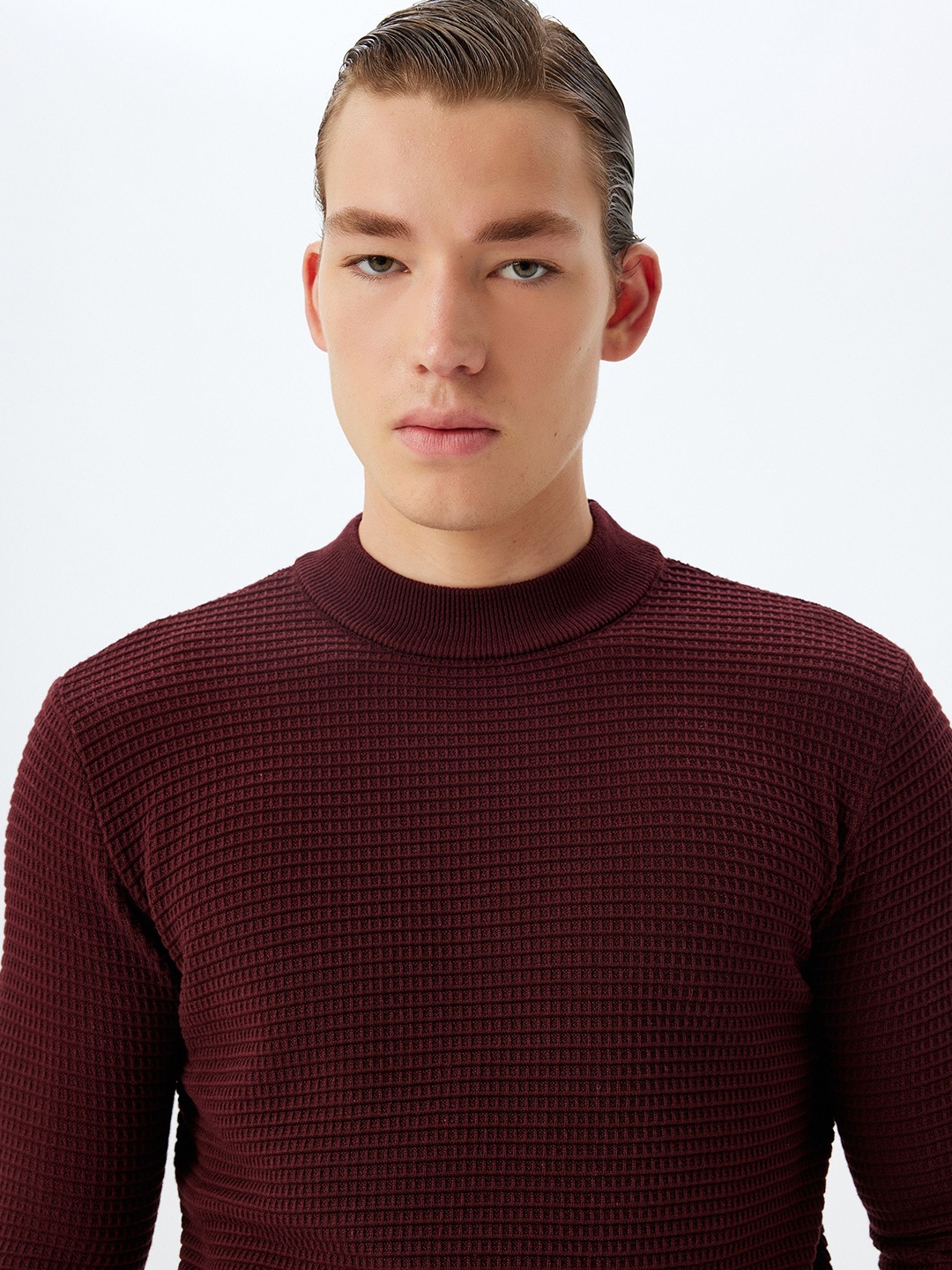 

Koton Men Self Design Pullover, Maroon