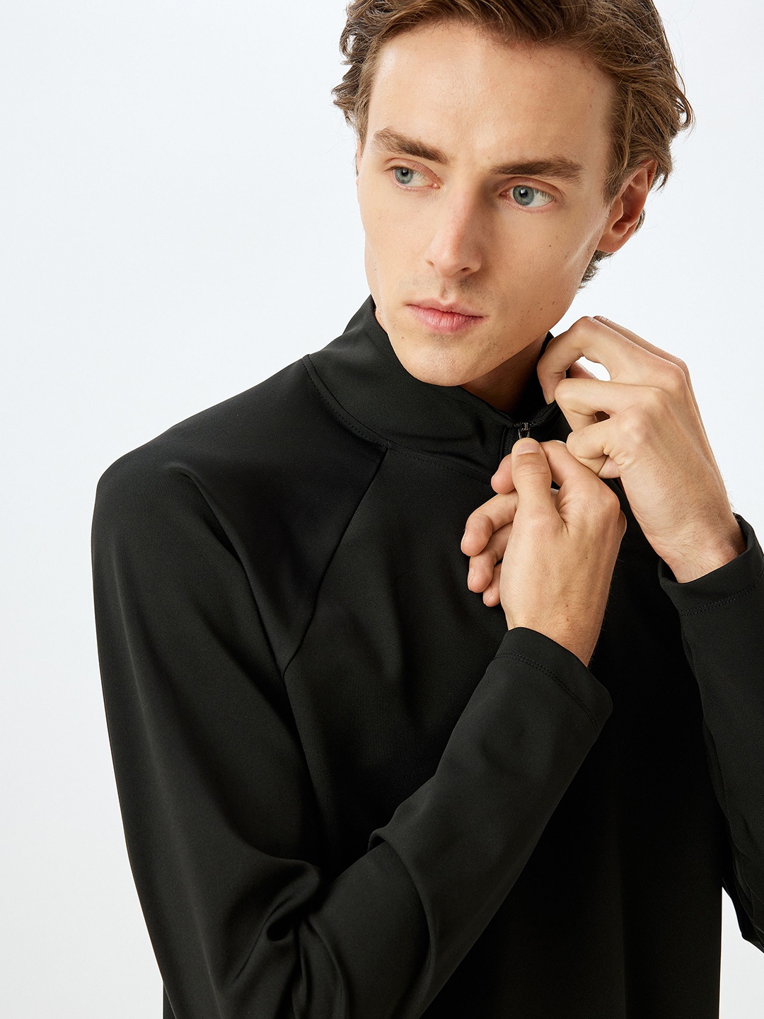 

Koton Men High Neck Long Sleeves Pullover Sweatshirt, Black