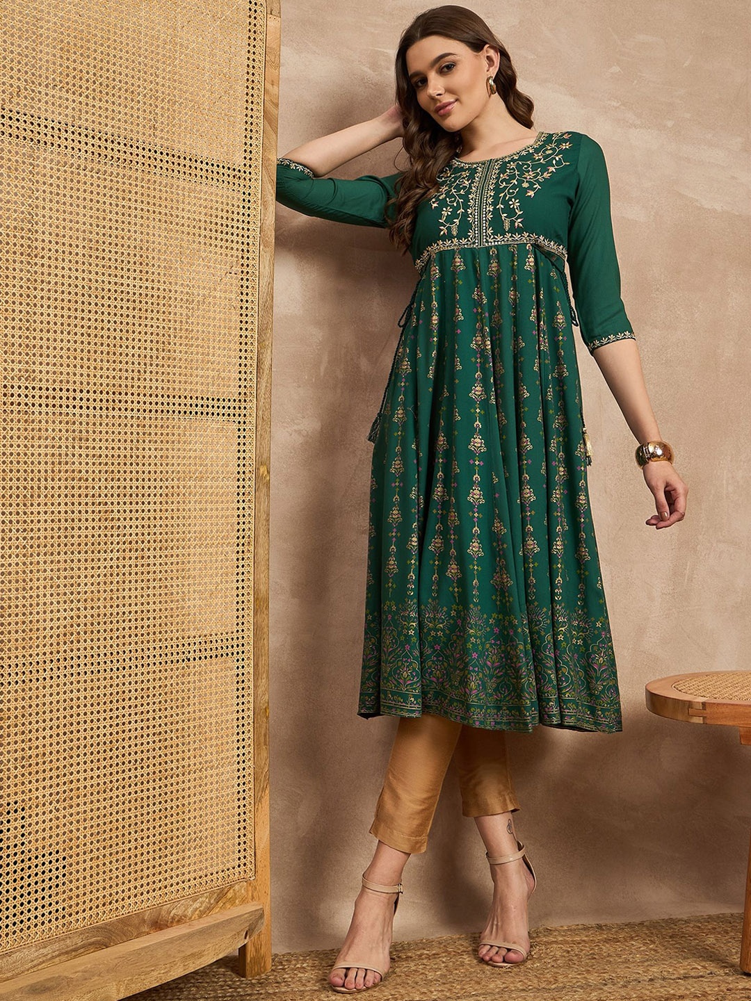 

all about you Green Floral Printed Thread Work Pleated Anarkali Kurta