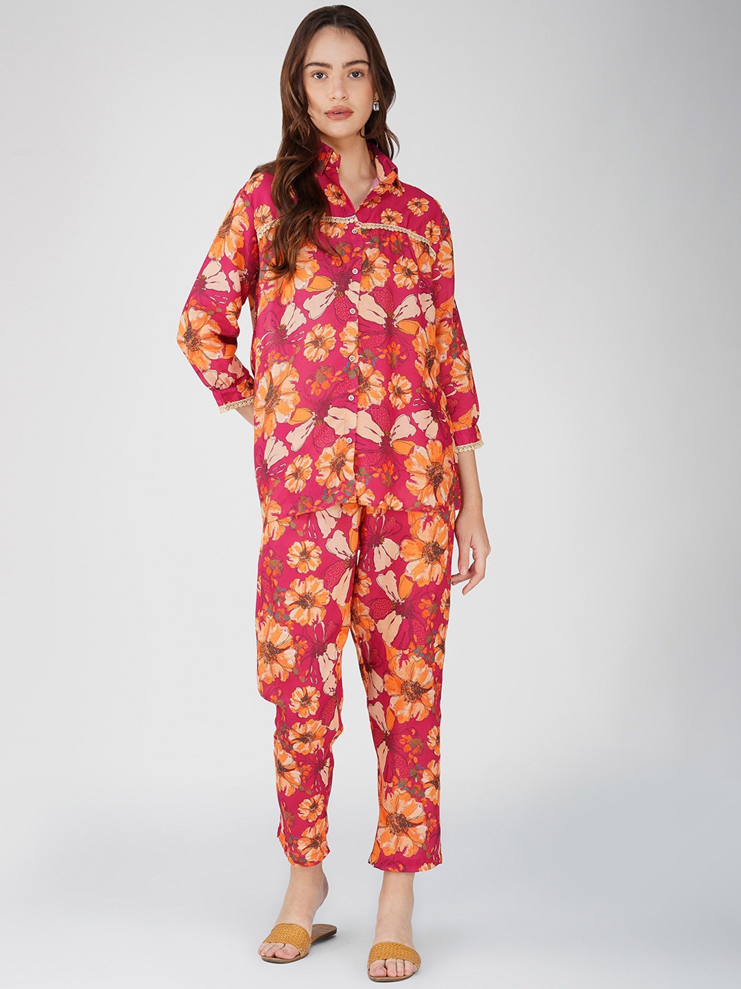 

Bindigasm Printed Three-Quarter Sleeves Shirt With Trousers, Magenta