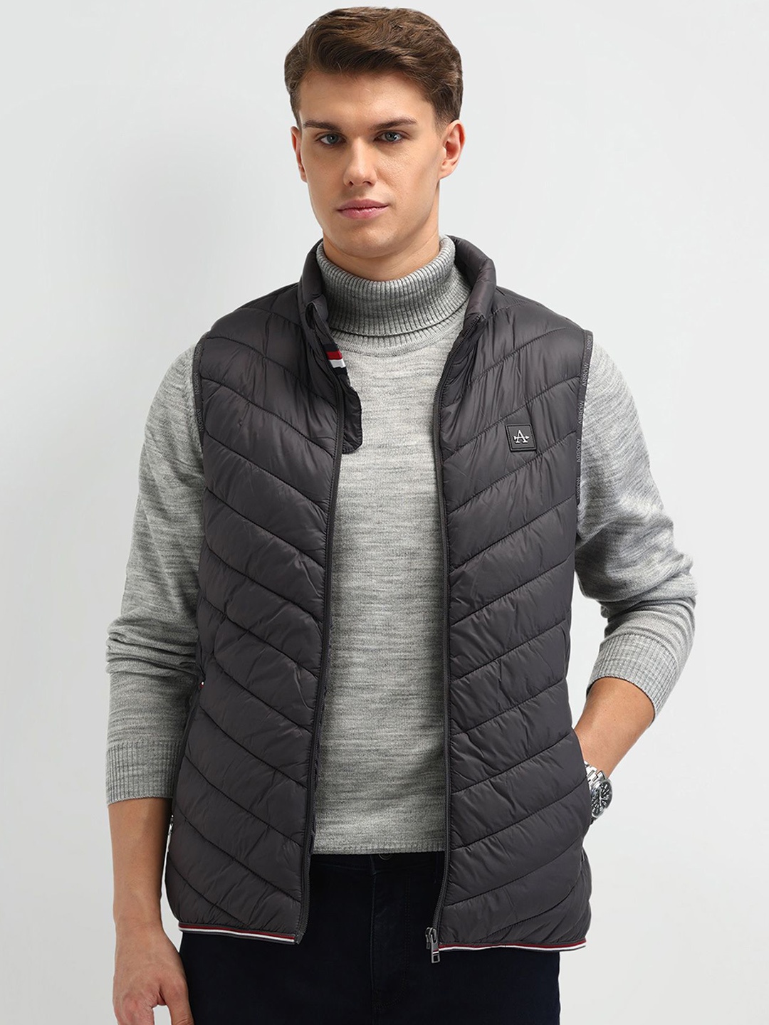 

Arrow Sport Men Brand Logo Polyester Quilted Jacket, Grey