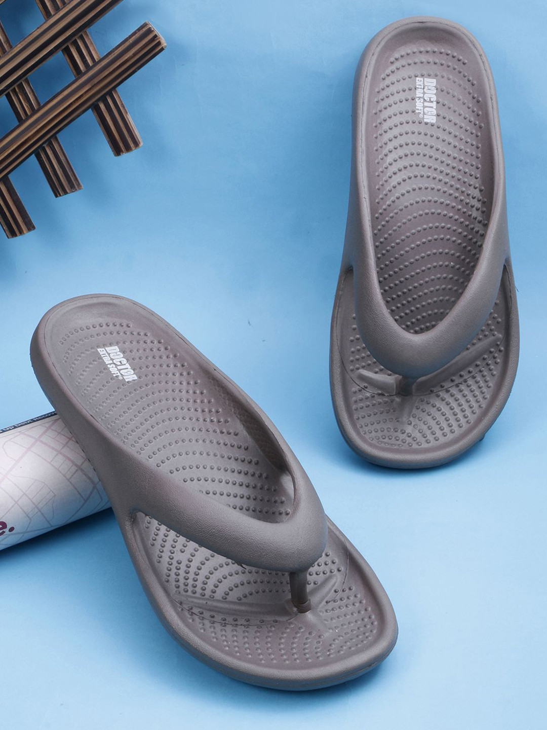 

DOCTOR EXTRA SOFT Men Croslite Thong Flip-Flops, Grey