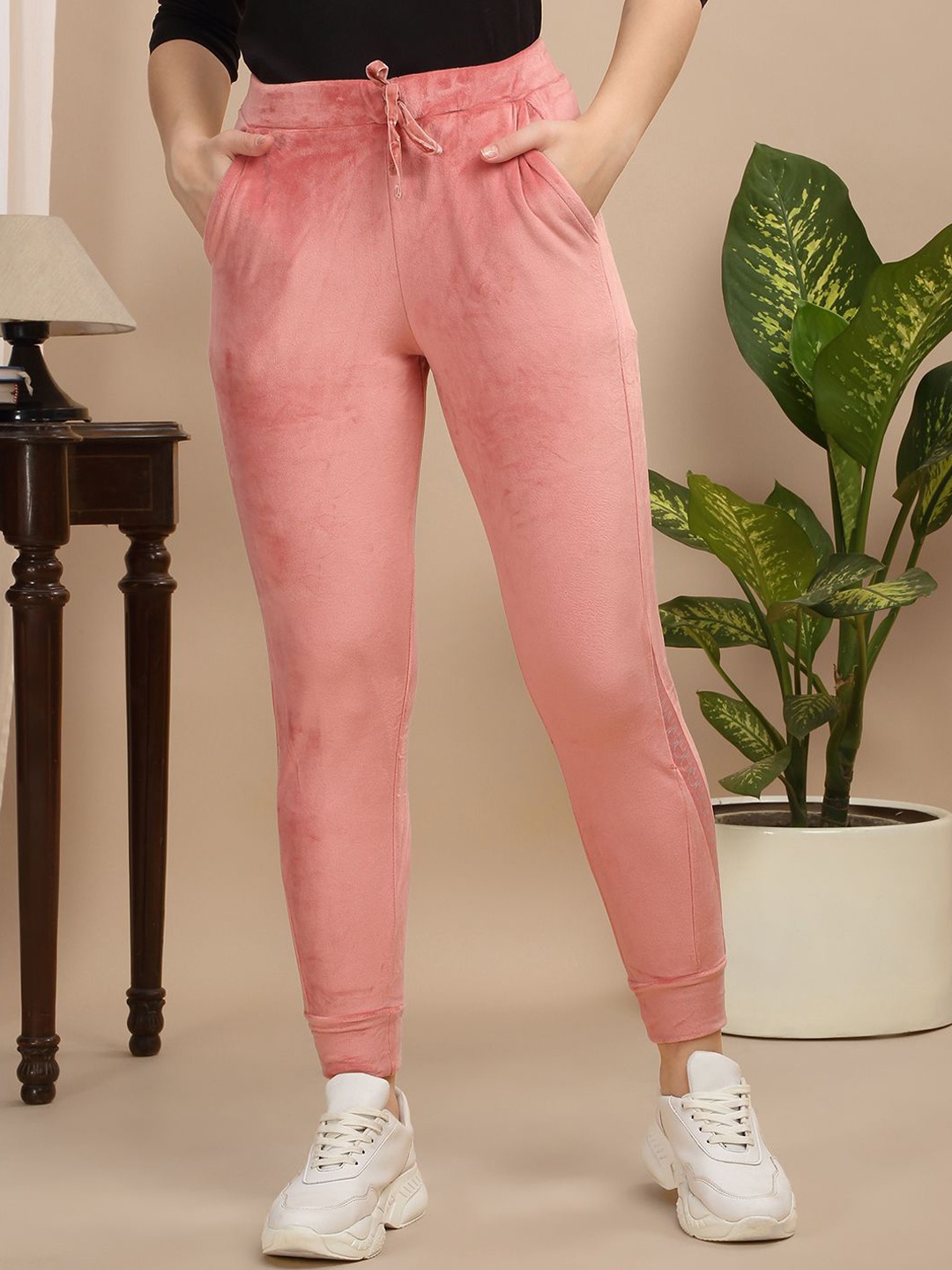 

Sweet Dreams Women Mid Rise Regular Fit Joggers, Pink
