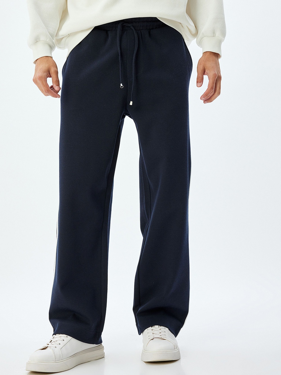 

Koton Men Mid-Rise Mid-Rise Track Pants, Navy blue