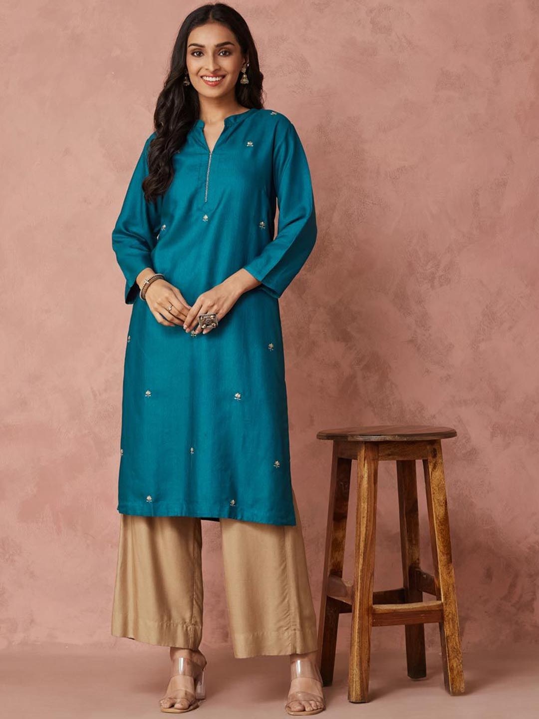 

Fabindia Floral Embroidered Mandarin Collar Three-Quarter Sleeves Straight Kurta, Teal