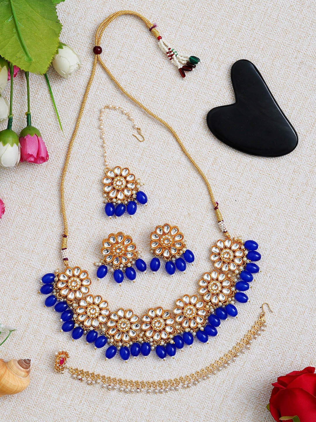 

ahoora Gold Plated Kundan Stone Studded & Beaded Jewellery Set