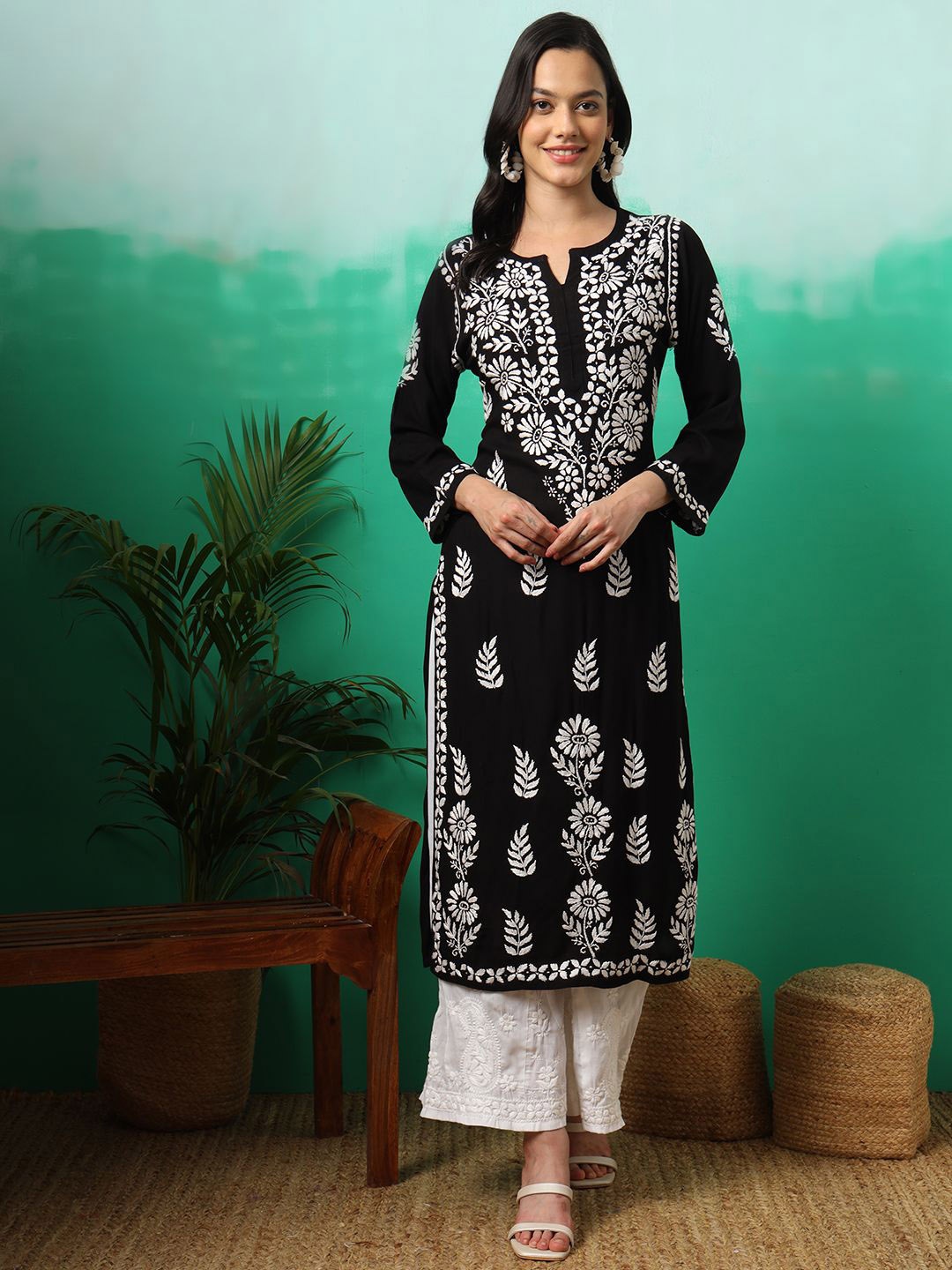 

The Chikan Label Floral Embroidered Chikankari Notched Round Neck Straight Kurta, Black