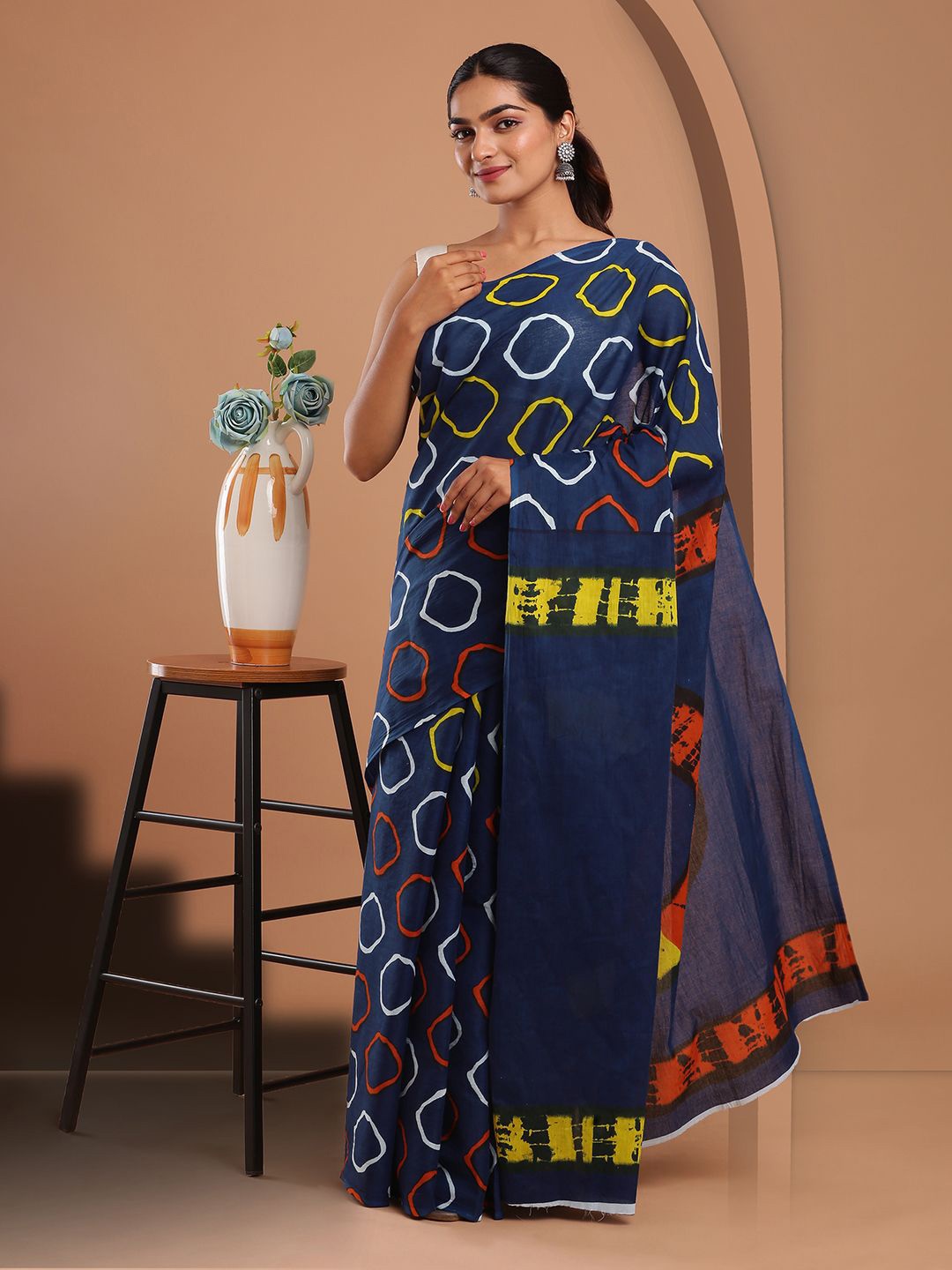 

Kalyan Silks Geometric Printed Dabu Saree, Navy blue