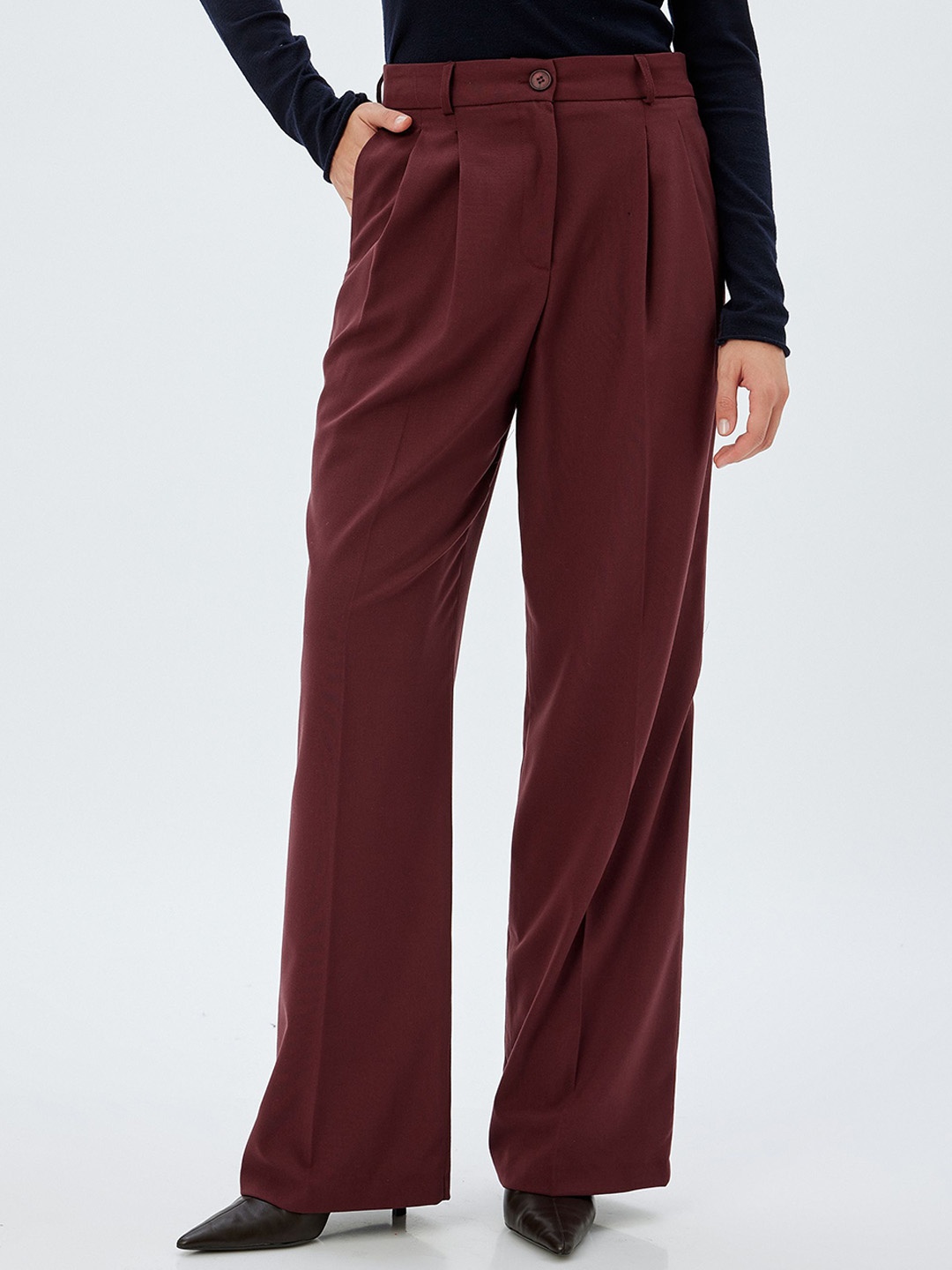 

Koton Women Mid-Rise Reguler Fit Trousers, Maroon