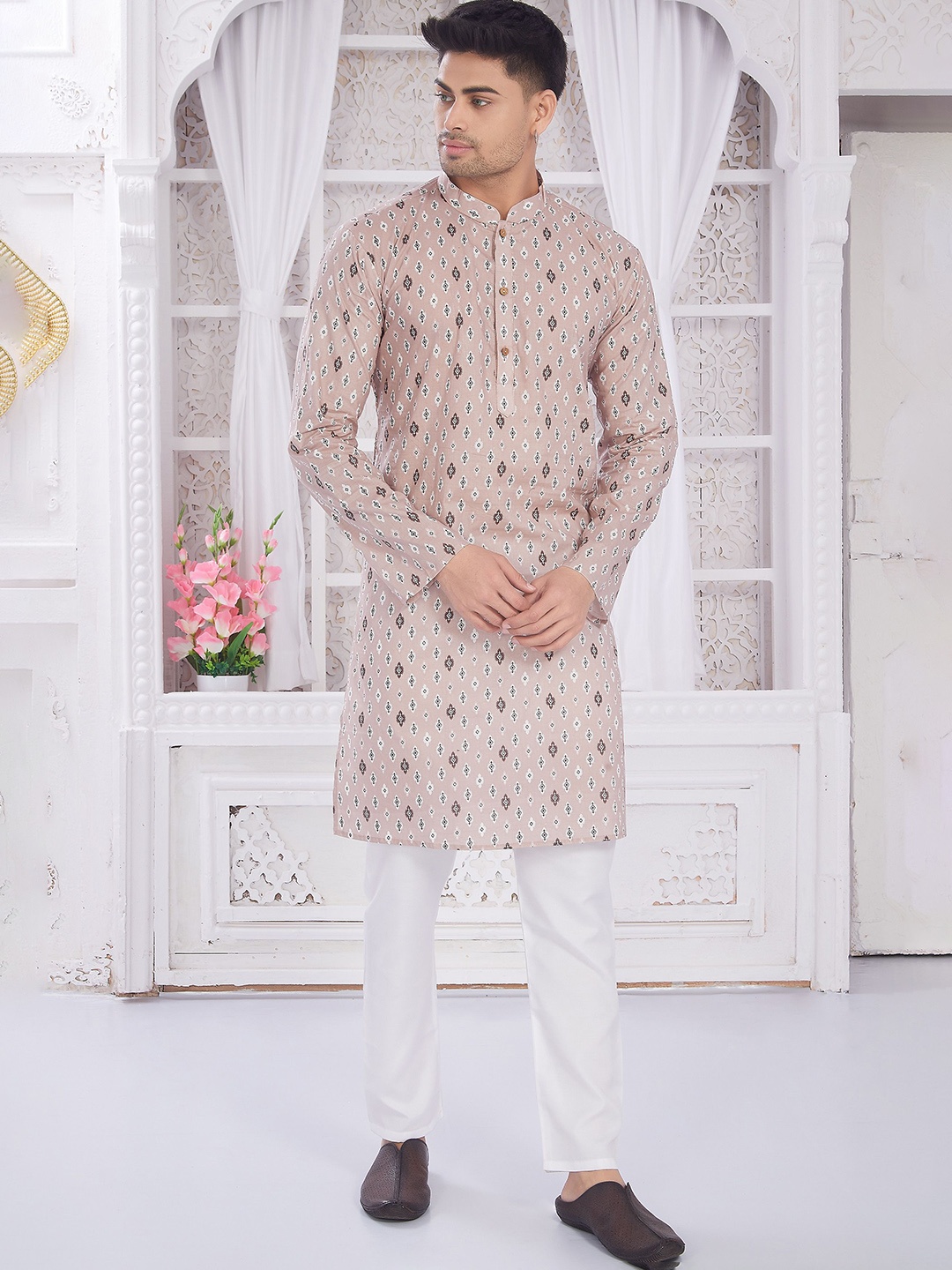 

DIVISIVE Geometric Block Printed Mandarin Collar Pure Cotton Straight Kurta, Beige