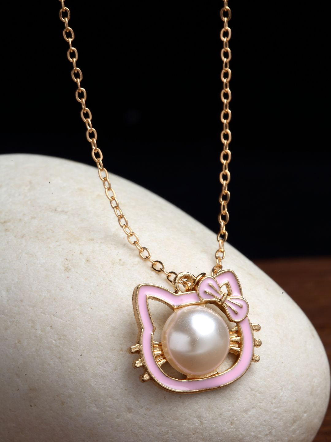 

DressBerry Gold-Plated Kitty Shaped Pearls Beaded Pendant With Chain