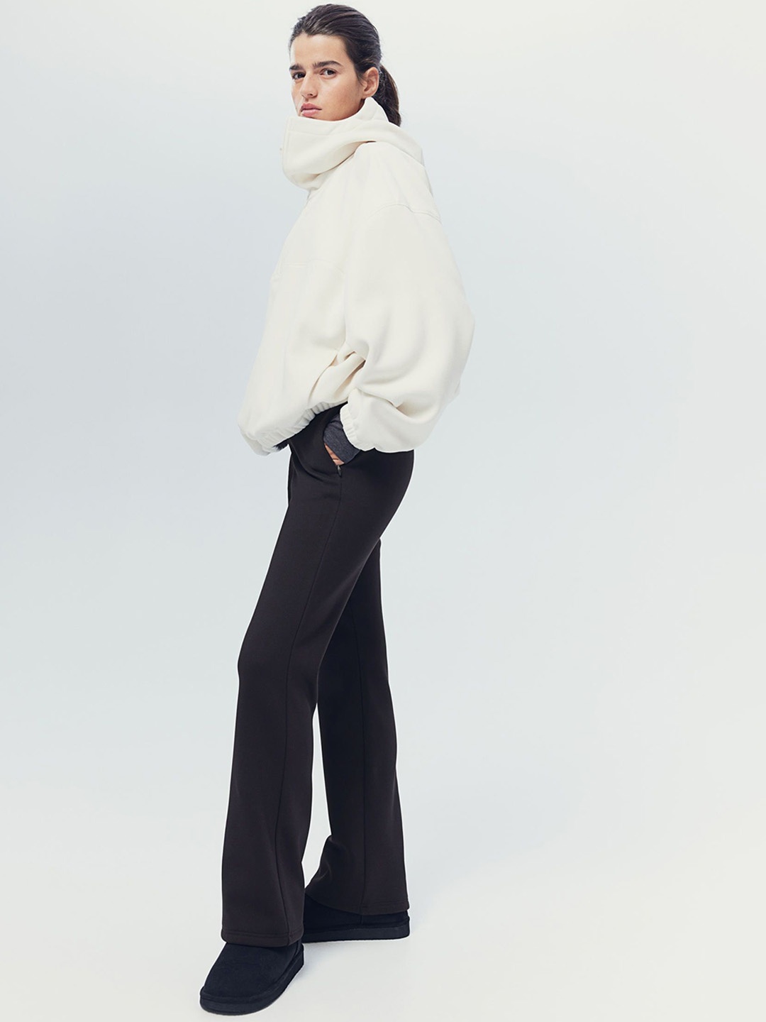 

H&M Women Warm Pocket-Detail Sports Leggings, Black