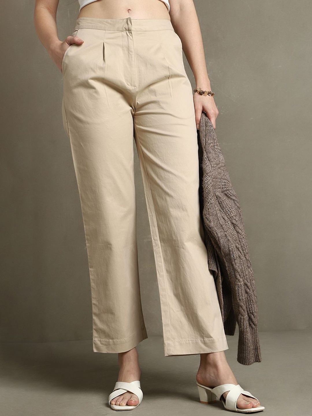 

DL Woman Cotton Straight Fit Casual Trousers, Khaki