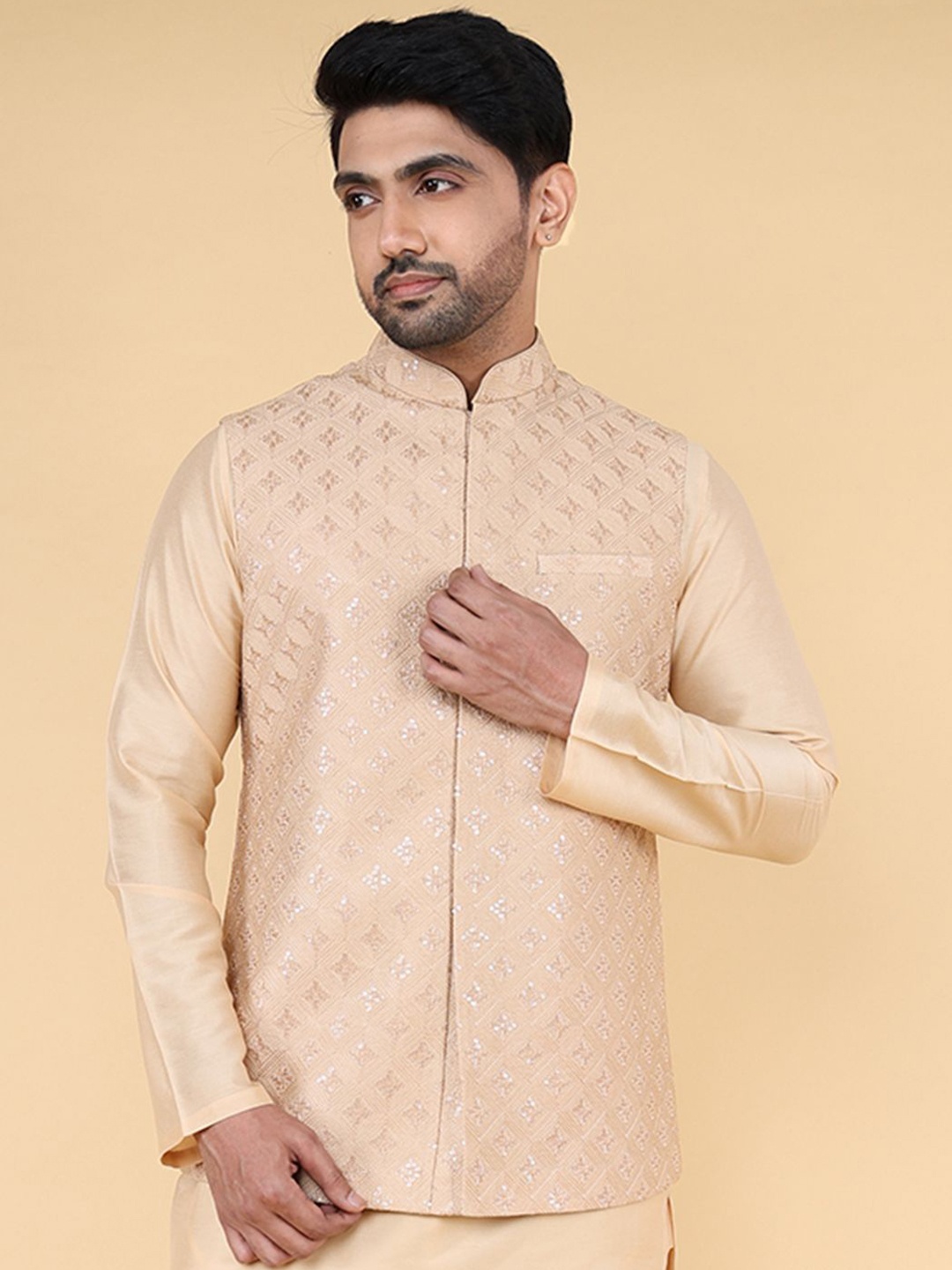 

ZOIS Men Embroidered Woven Mandarin Collar Nehru Jacket, Beige