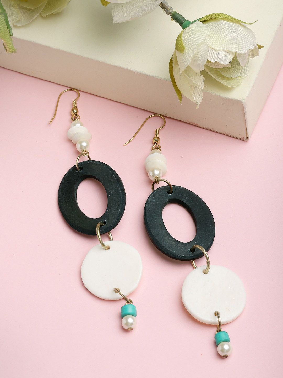 

DressBerry Contemporary Drop Earrings, Gold