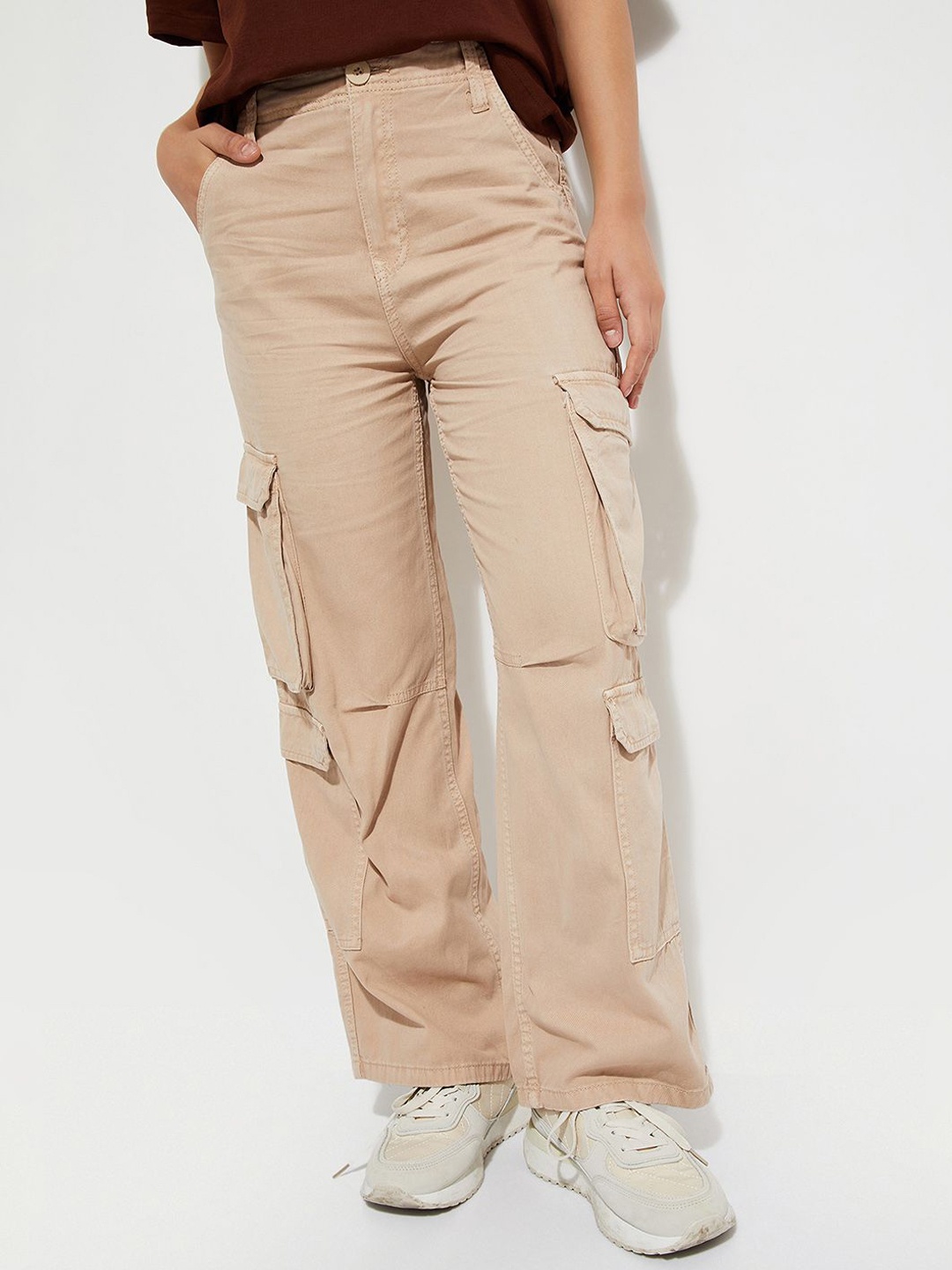 

Max URB_N Women Relaxed Fit Solid Cargo Trousers, Beige