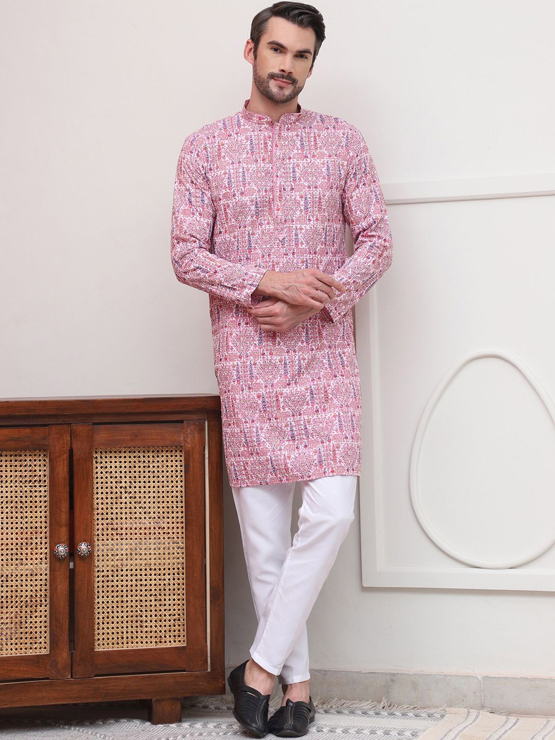 

Anouk Floral Embroidered Thread Work Mandarin Collar Pure Cotton Straight Kurta & Pyjamas, Pink