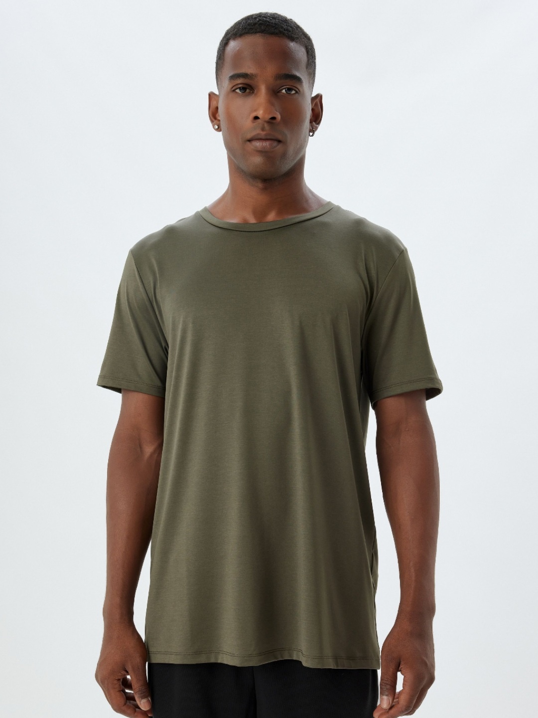 

Koton Men Solid Round Neck T-shirt, Olive