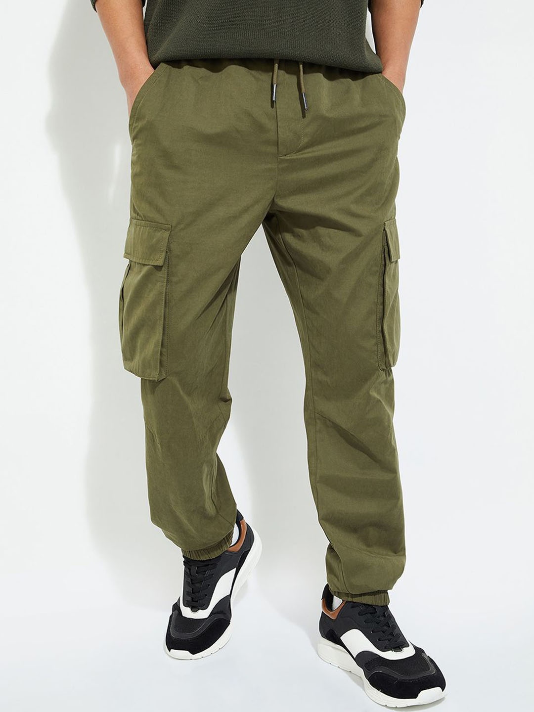 

Max URB_N Men Relaxed Fit Solid Cargo Joggers, Green