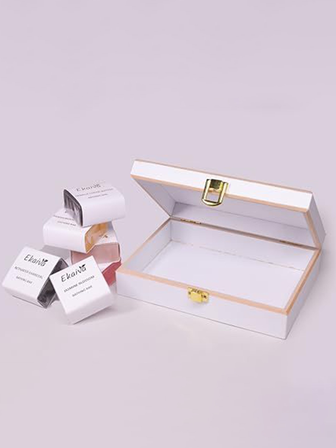 

EKAIVA ORGANICS Set of 6 Luxurious Mini Bathing Bar Gift Set - 200 g Each, White