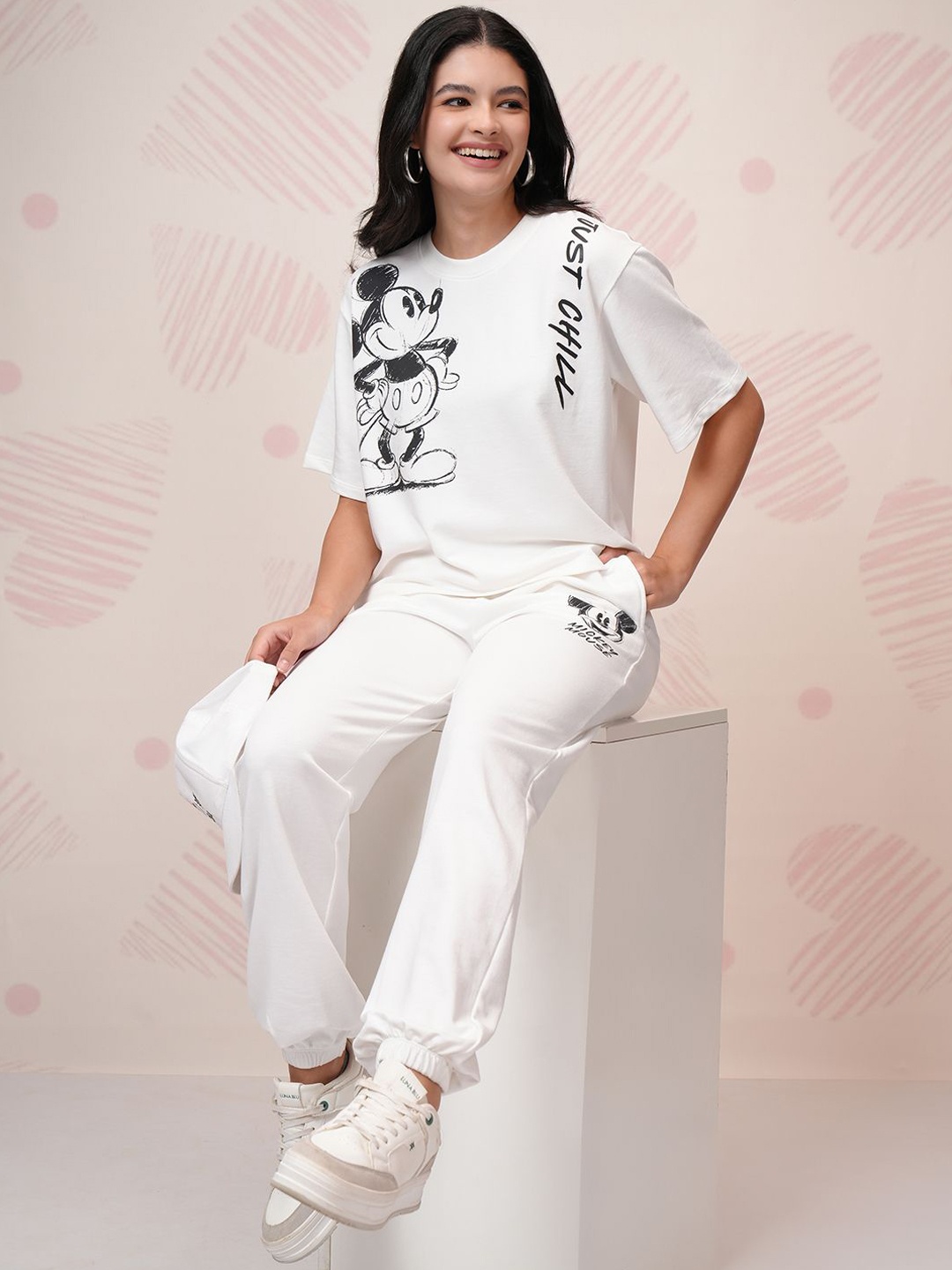 

Tokyo Talkies White Disney Mickey Mouse Printed Round Neck Pure Cotton T-Shirt & Jogger