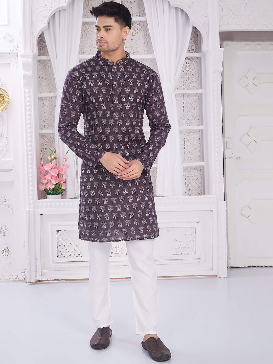 

DIVISIVE Floral Block Printed Mandarin Collar Pure Cotton Straight Kurta, Violet