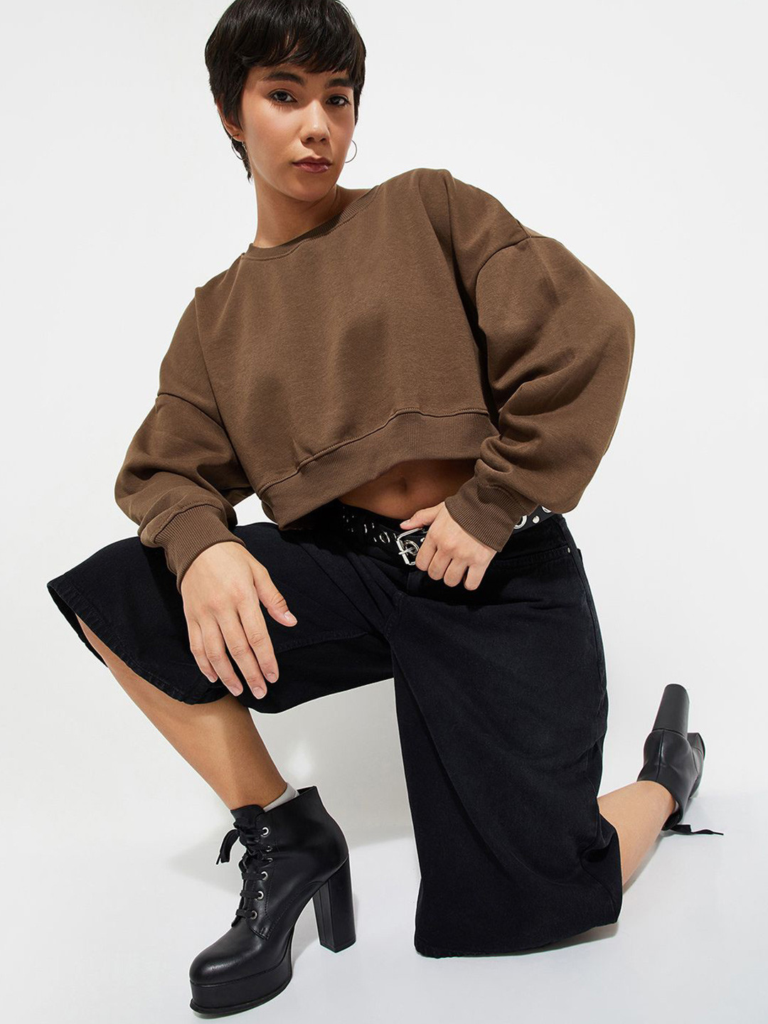 

Max Urb_N Women Solid Boxy Cropped Sweatshirt, Brown