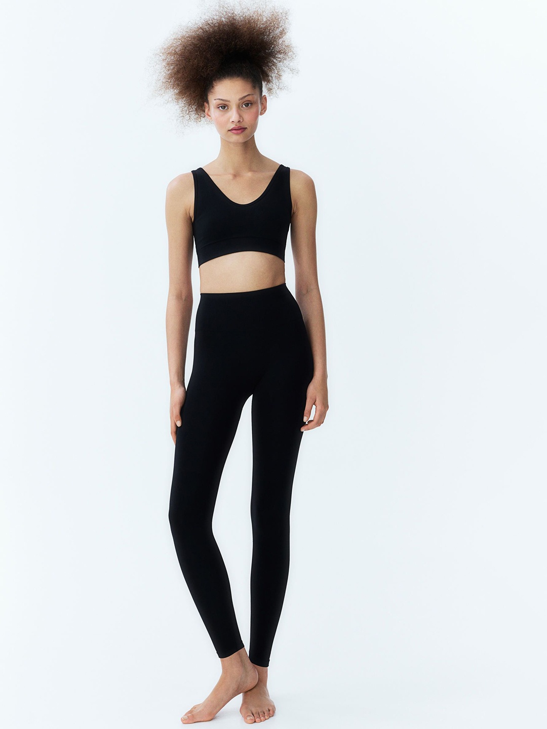 

H&M Seamless Yoga Leggings In DryMove, Black