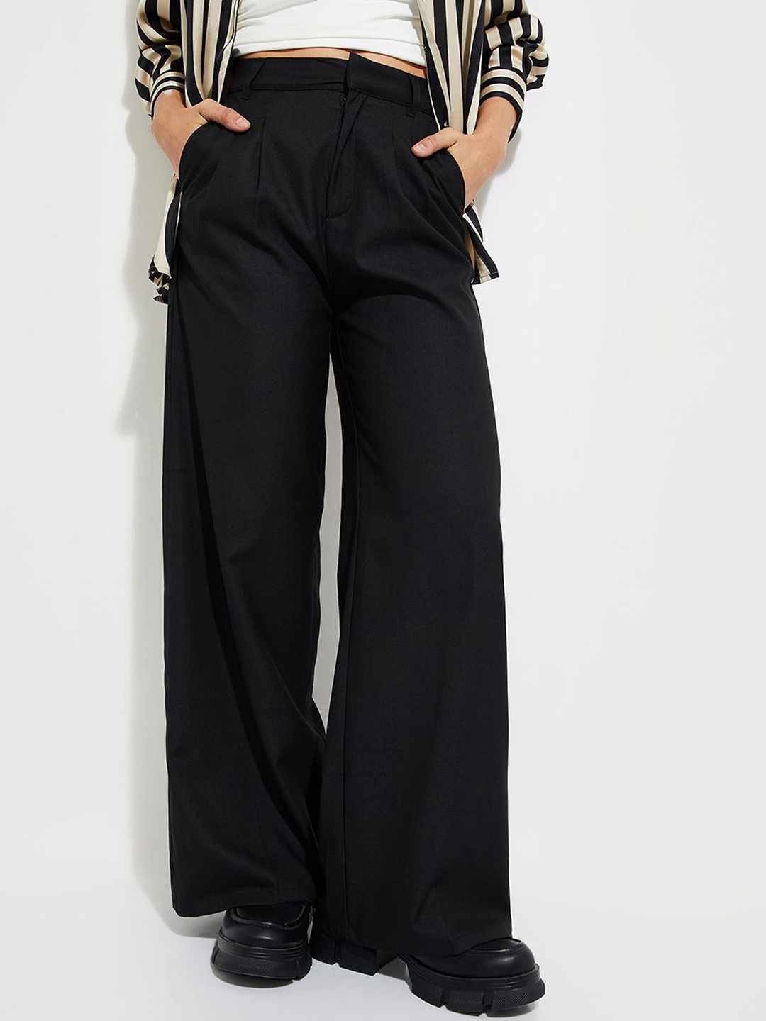 

max Women Mid-Rise Regular Fit Parallel Trousers Trousers, Black