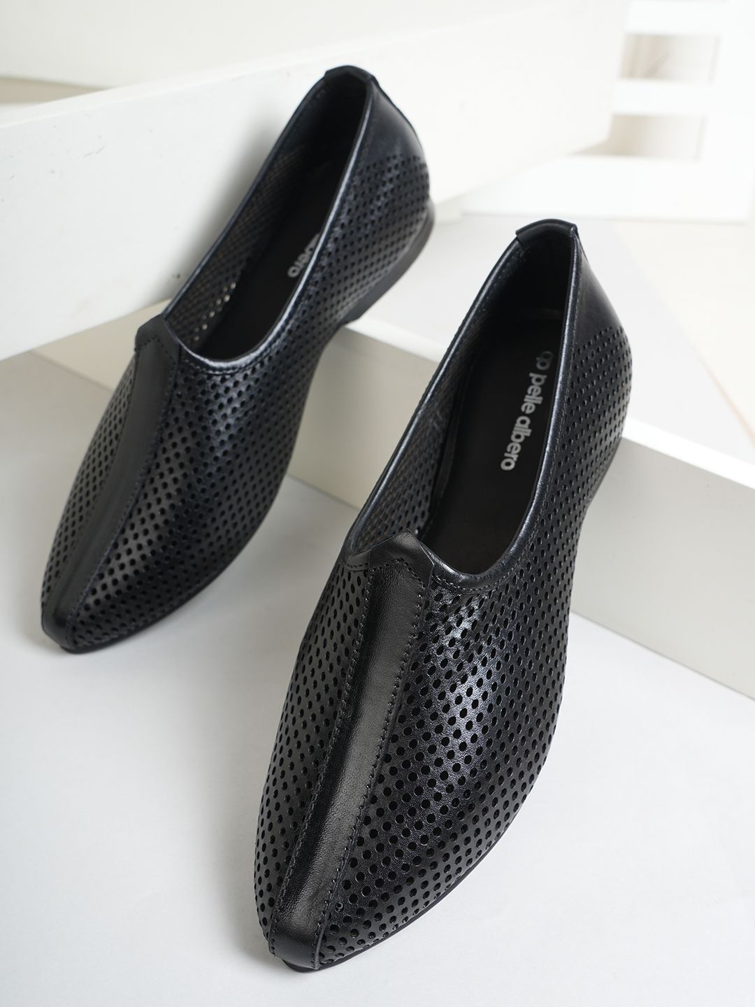 

pelle albero Men Perforations Leather Mojaris, Black