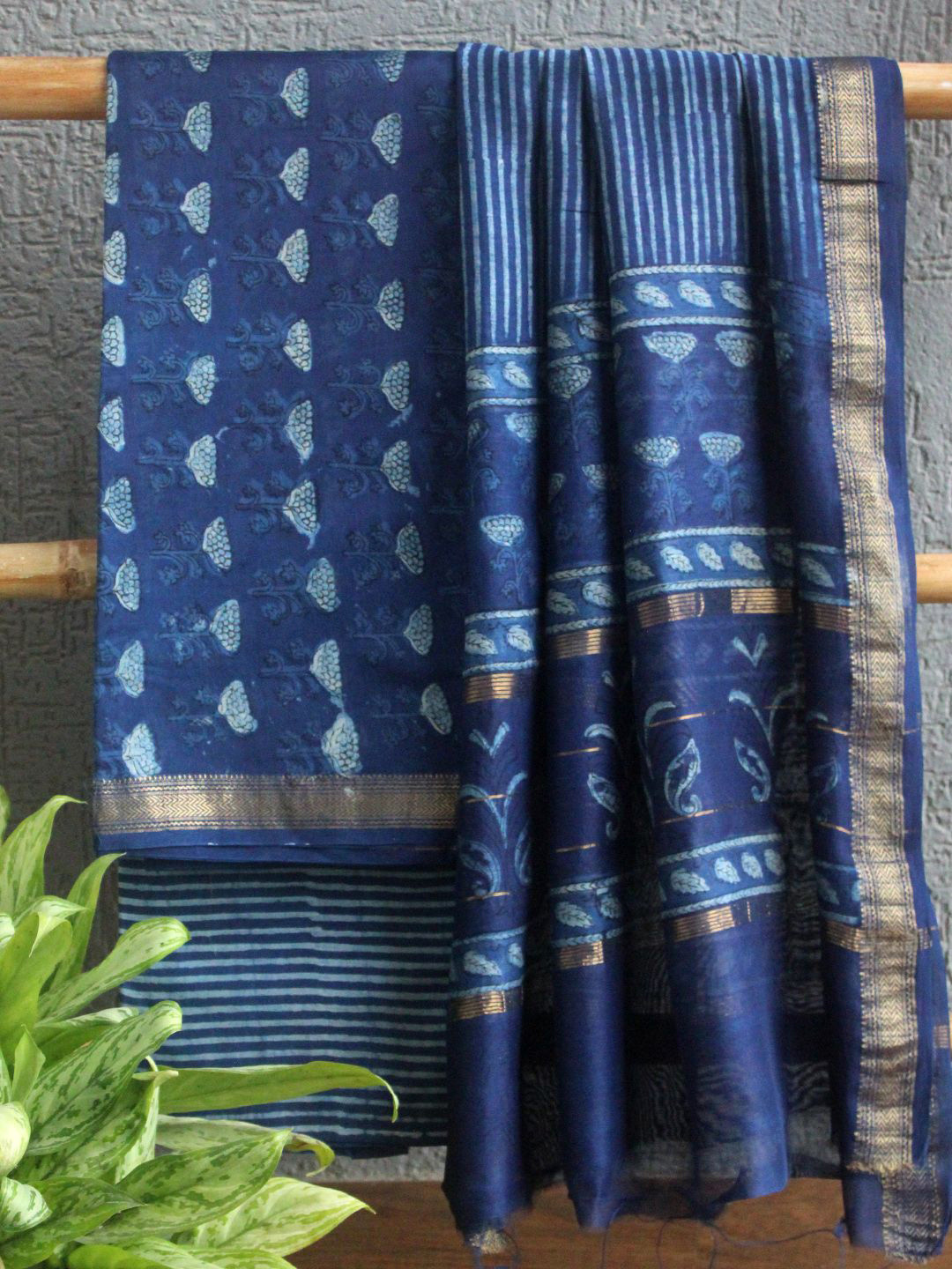 

Weaves of Tradition Printed Unstitched Dress Material, Blue