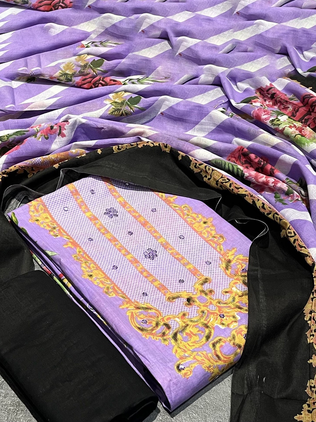 

SALWAR STUDIO Floral Printed Pure Cotton Unstitched Dress Material, Purple
