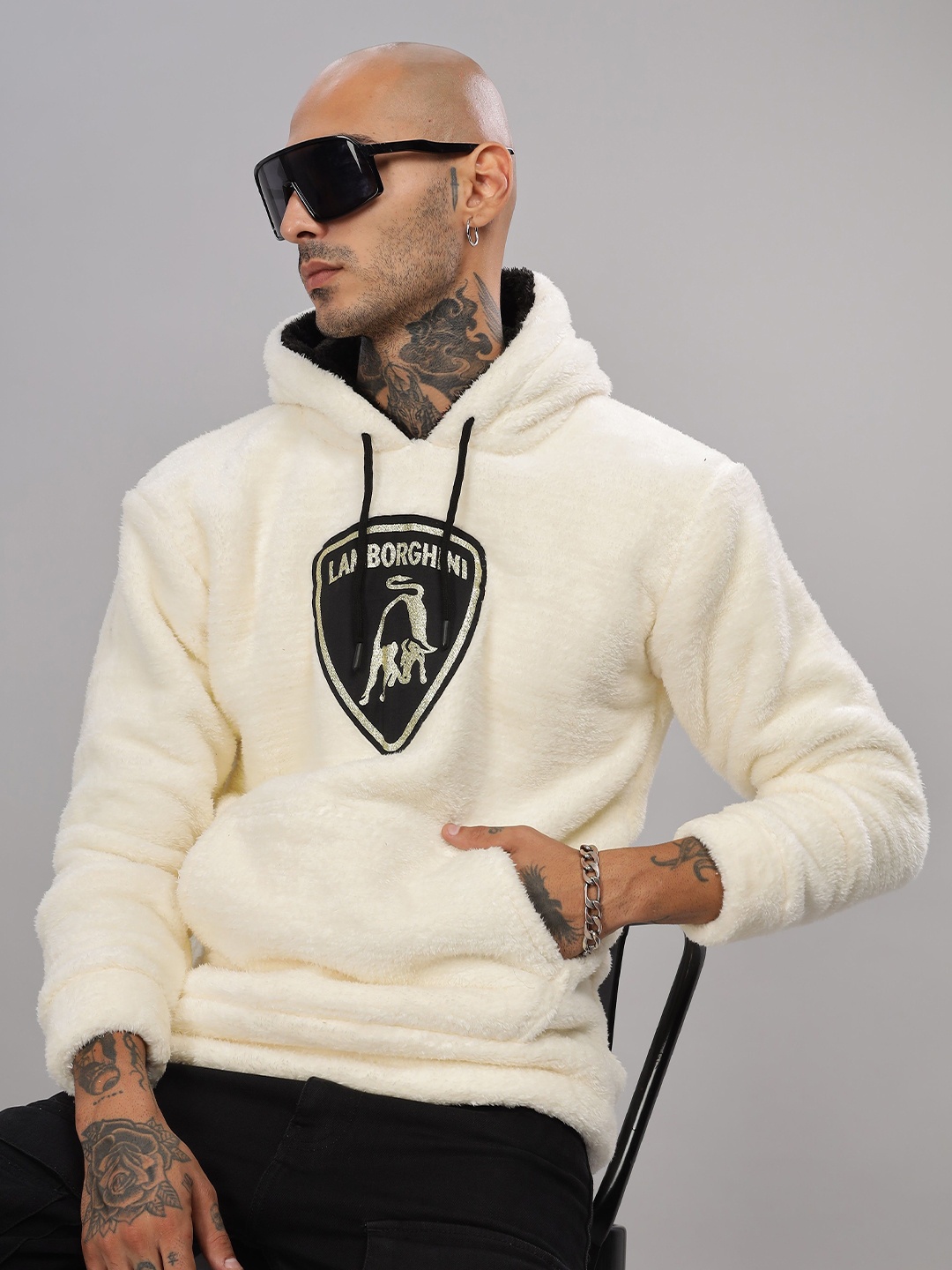 

WE PERFECT Men Printed Hooded Sweatshirt, Off white