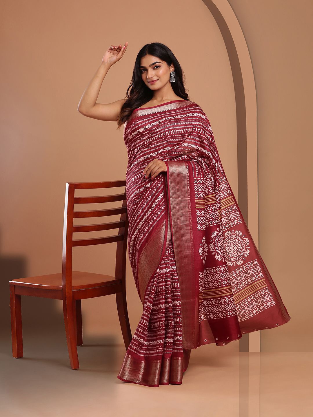 

Kalyan Silks Ethnic Motifs Zari Block Print Saree, Maroon