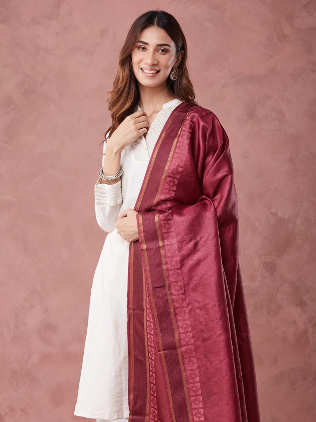 

Fabindia Geometric Woven Design Dupatta, Burgundy