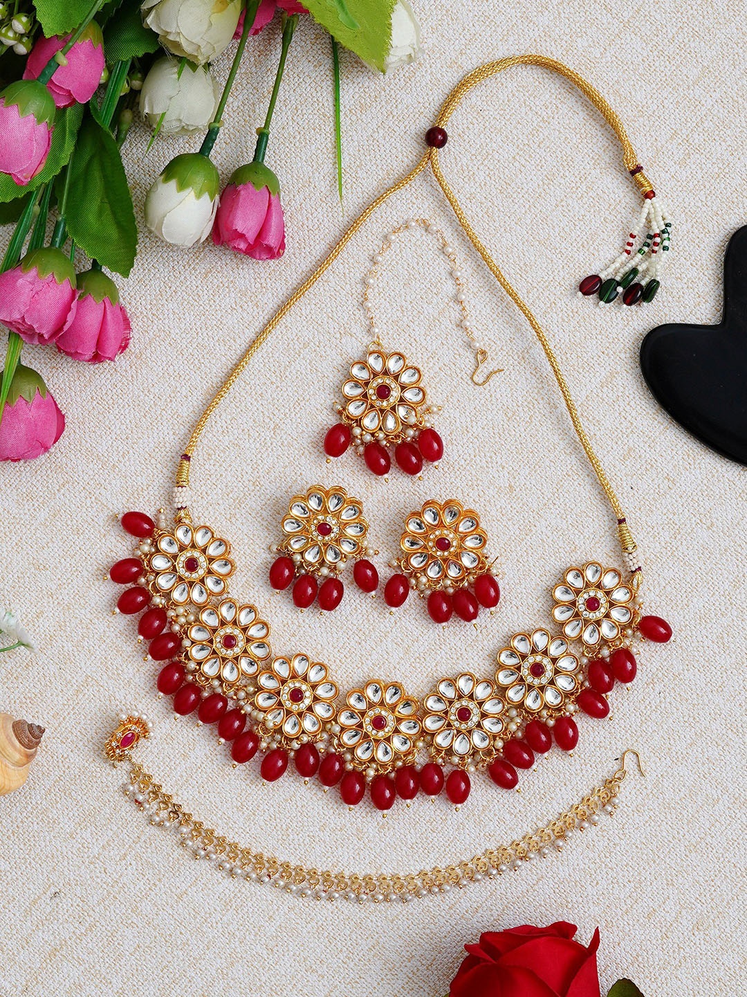 

ahoora Gold Plated Kundan Stone Studded & Beaded Jewellery Set