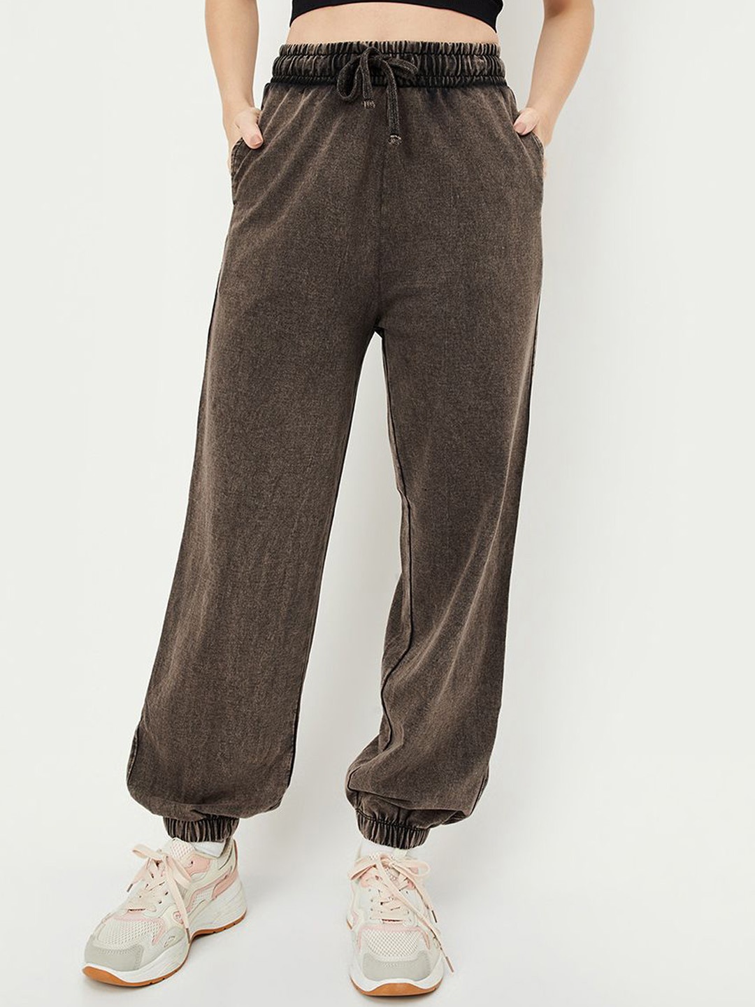 

max Women Mid-Rise Cotton Joggers, Brown