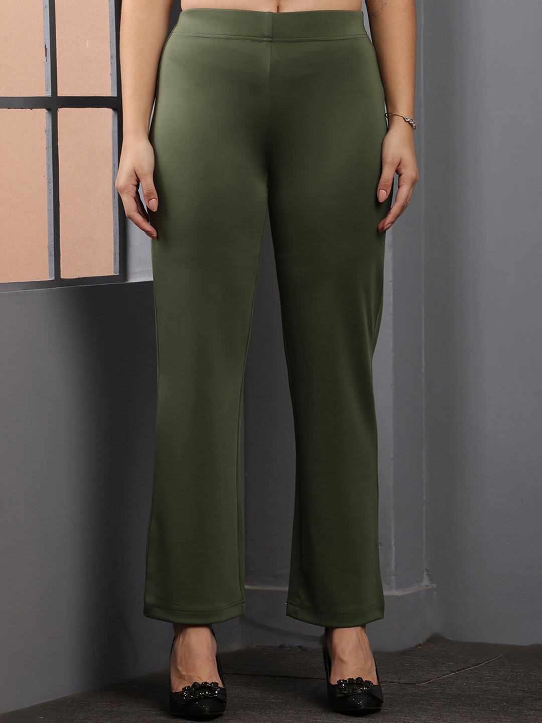 

DEBONATELLA Women Comfort Straight Fit Parallel Trousers, Olive