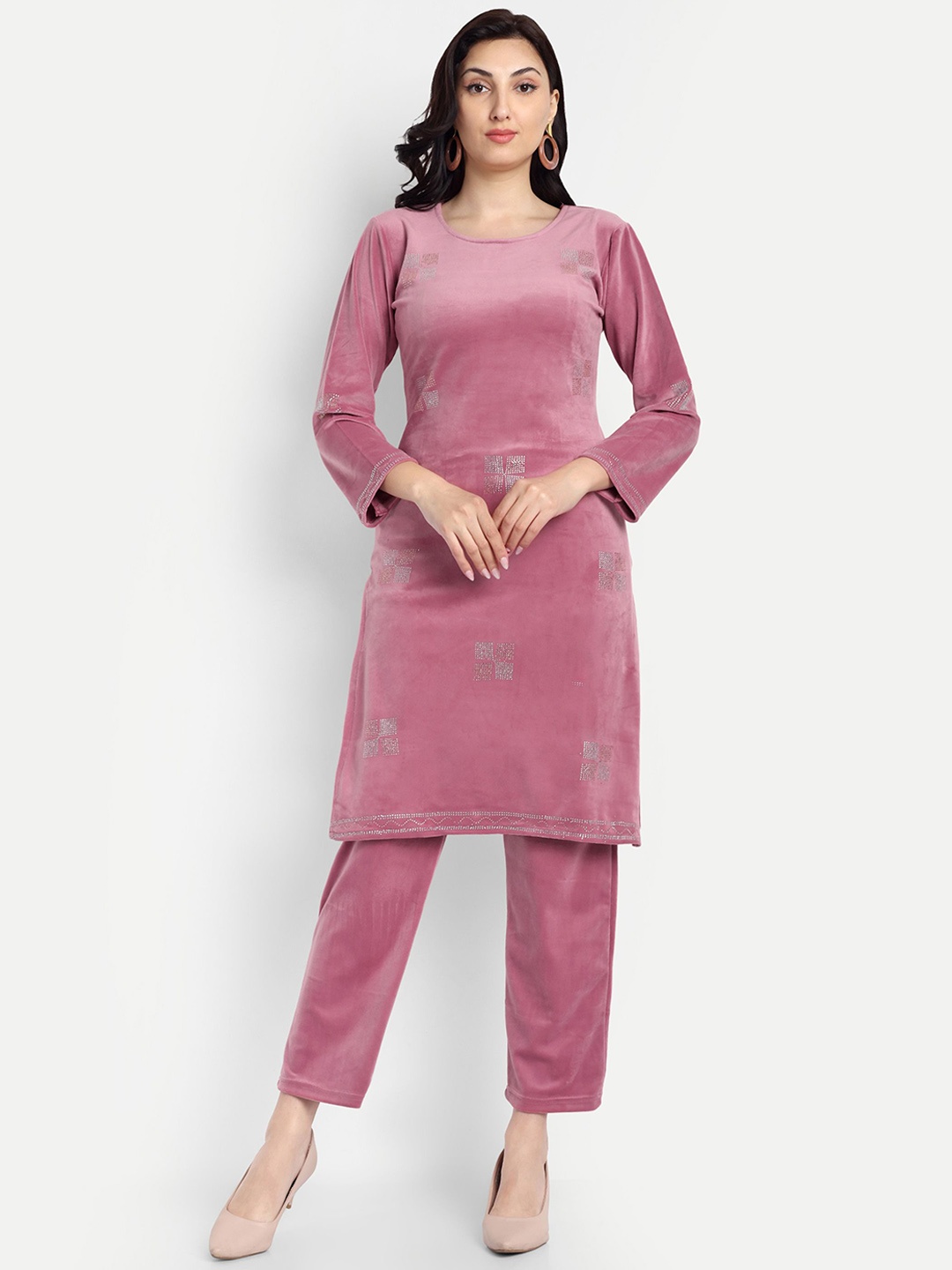 

FNOCKS Round Neck Beads and Stones Straight Kurta With Trousers, Pink