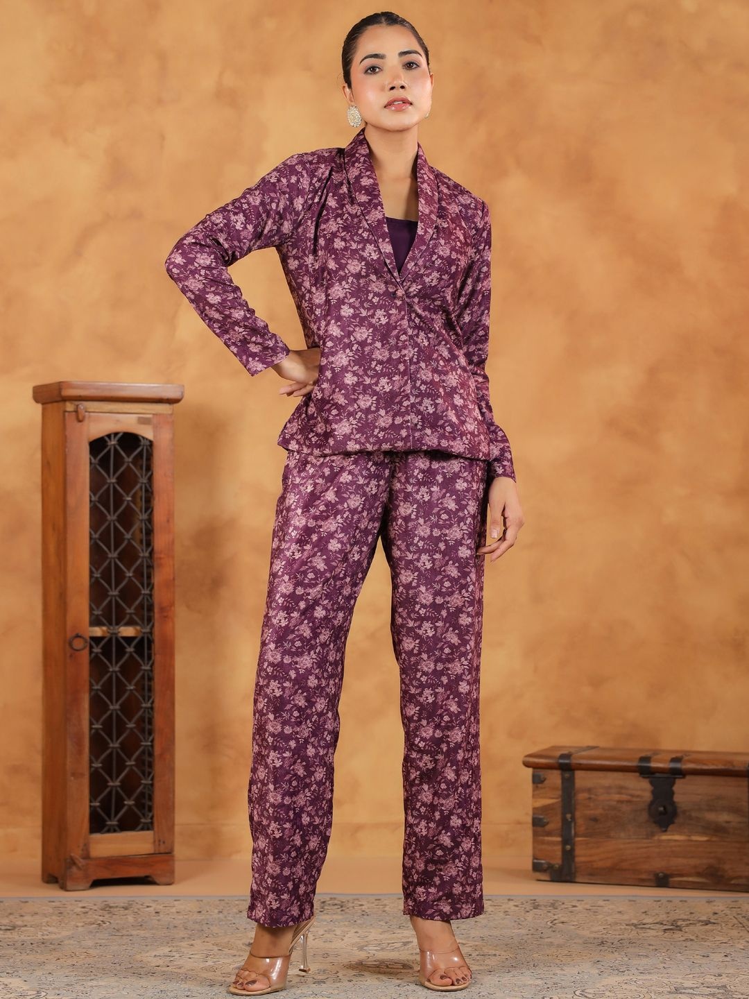 

Janasya Floral Printed Sleeveless Crop Top & Trouser With Jacket, Purple