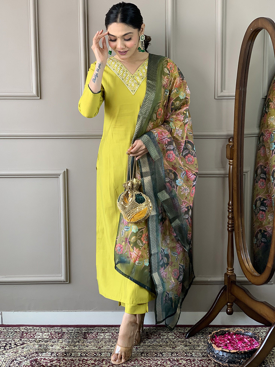 

BESUCHER Floral Embroidered Regular Chanderi Silk Kurta With Trouser With Dupatta, Yellow