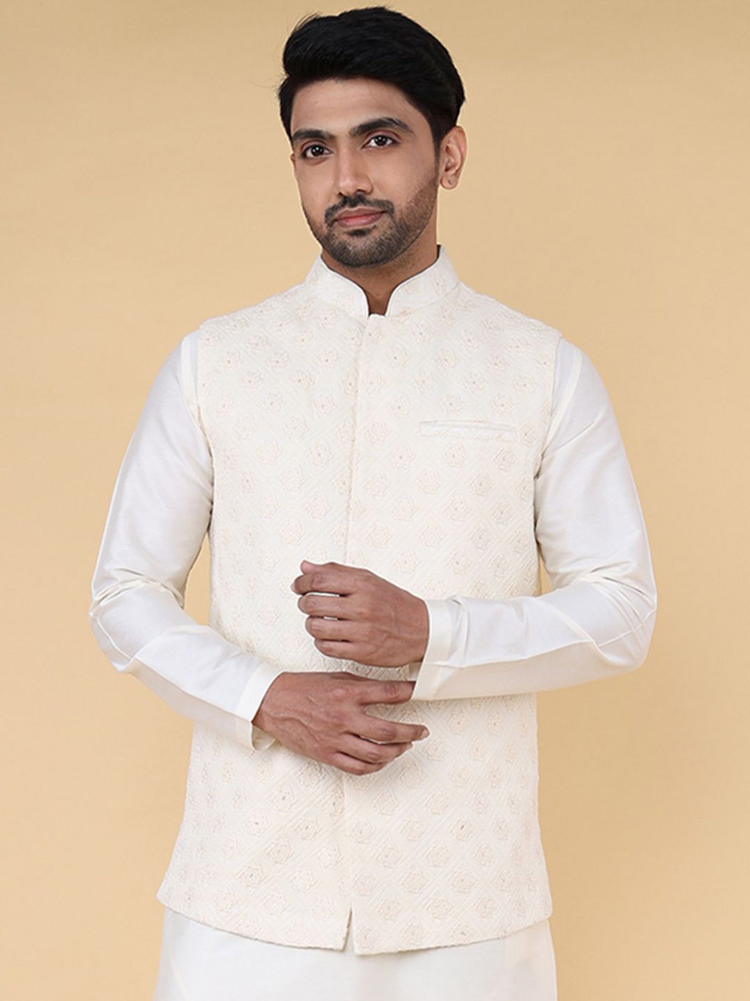 

ZOIS Men Embroidered Woven Nehru Jacket, Cream