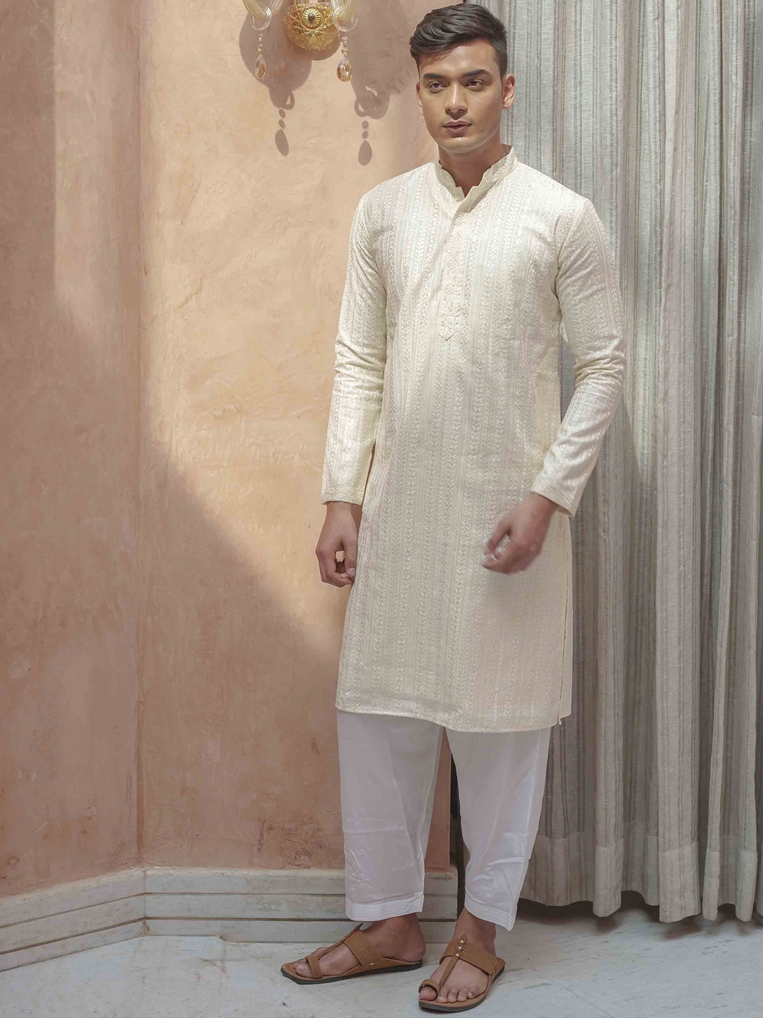 

Ethnic India Ethnic Motifs Embroidered Mandarin Collar Straight Kurta, Cream