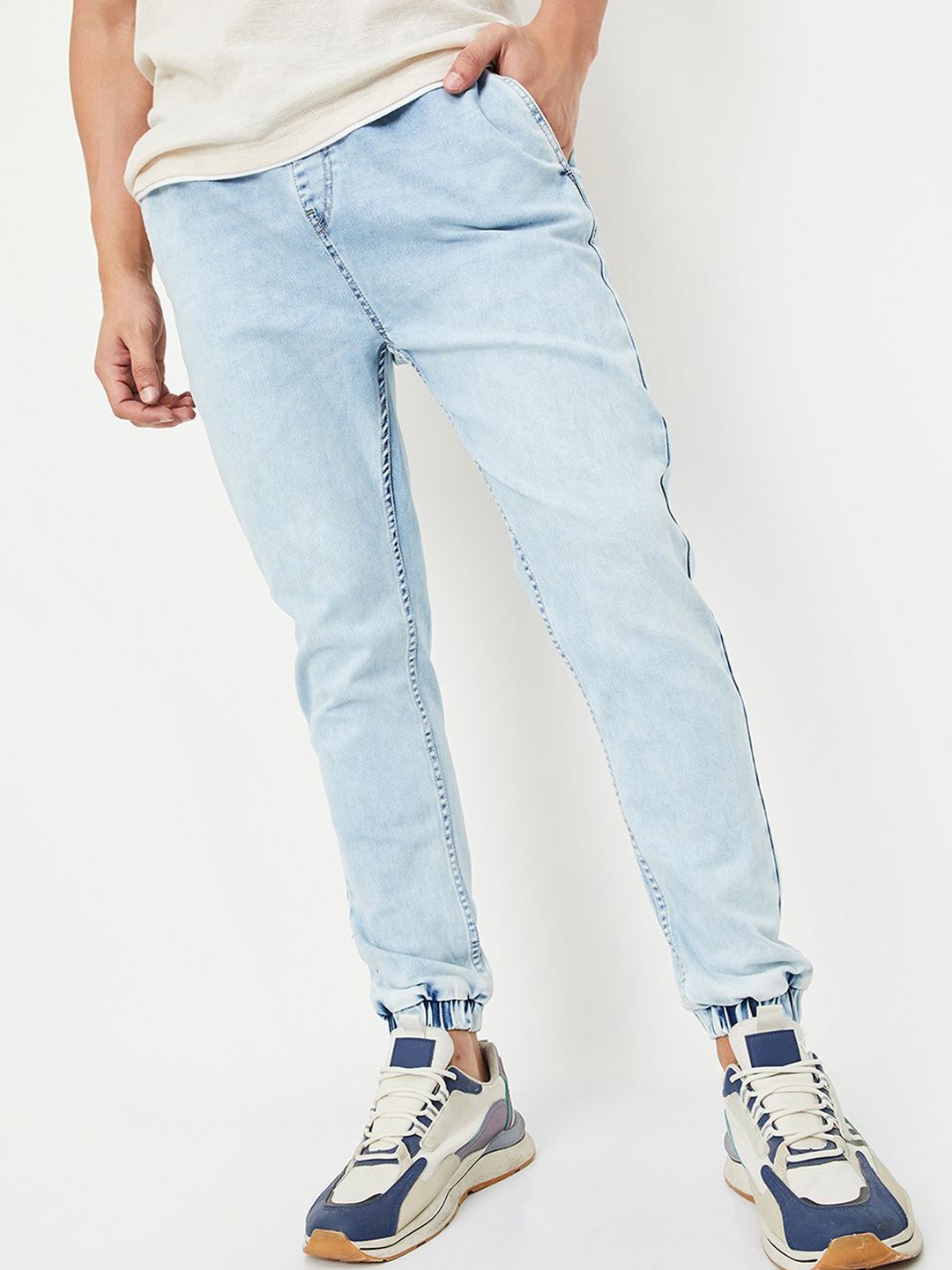 

max Men Mid-Rise Slim-Fit Denim Joggers, Blue