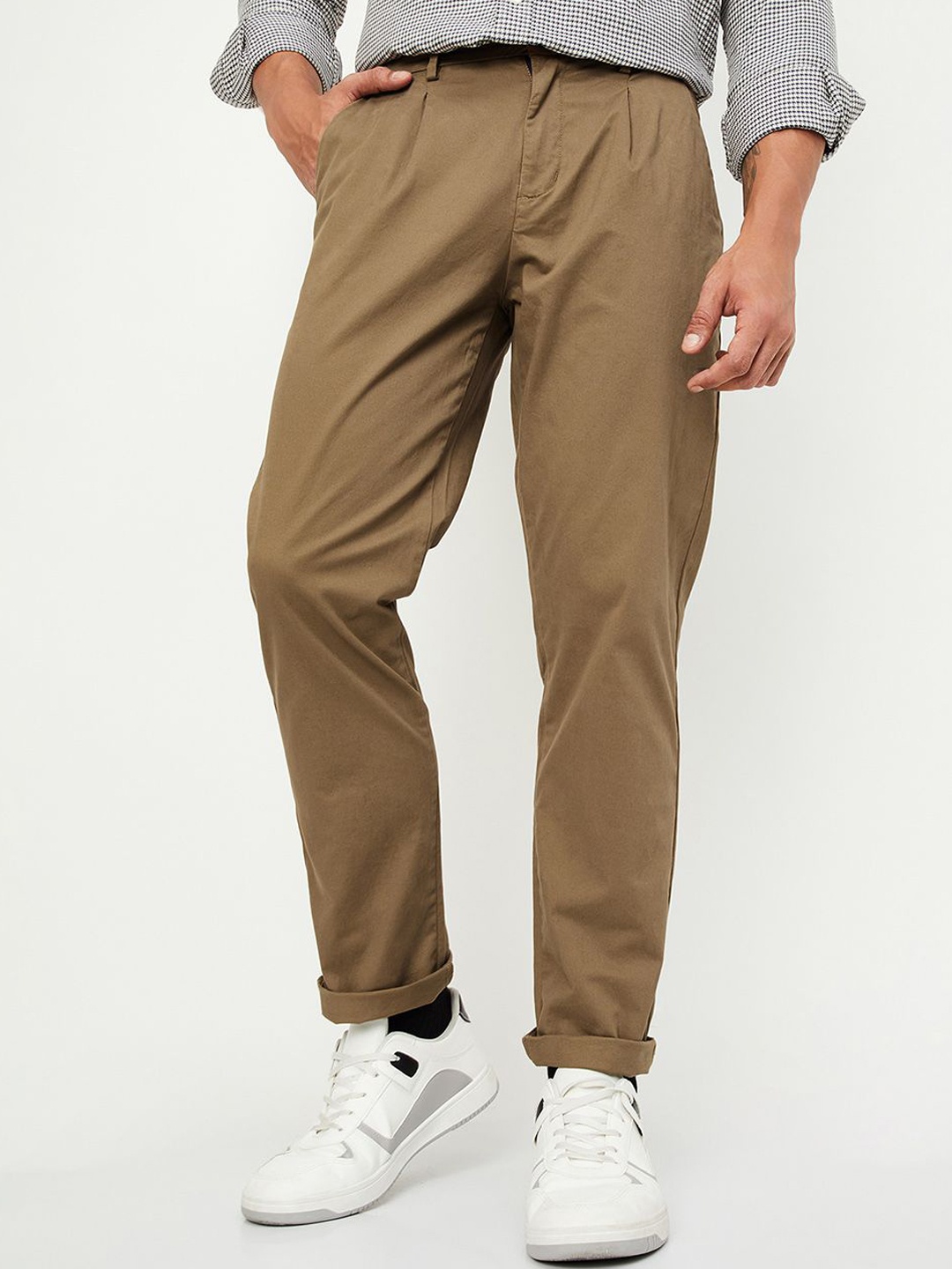 

max Men Mid-Rise Regular Fit Pleated Trousers, Brown