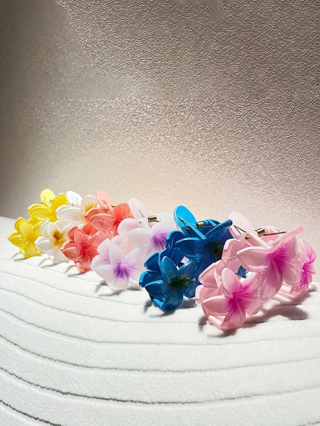 

CHRONEX Set of 6 Exquisite Floral Hair Claw Clip -Assorted