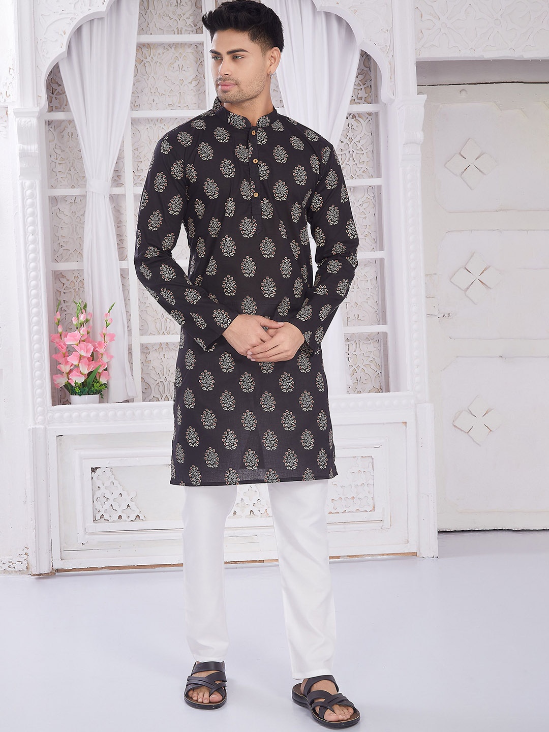 

DIVISIVE Floral Block Printed Mandarin Collar Pure Cotton Straight Kurta, Black