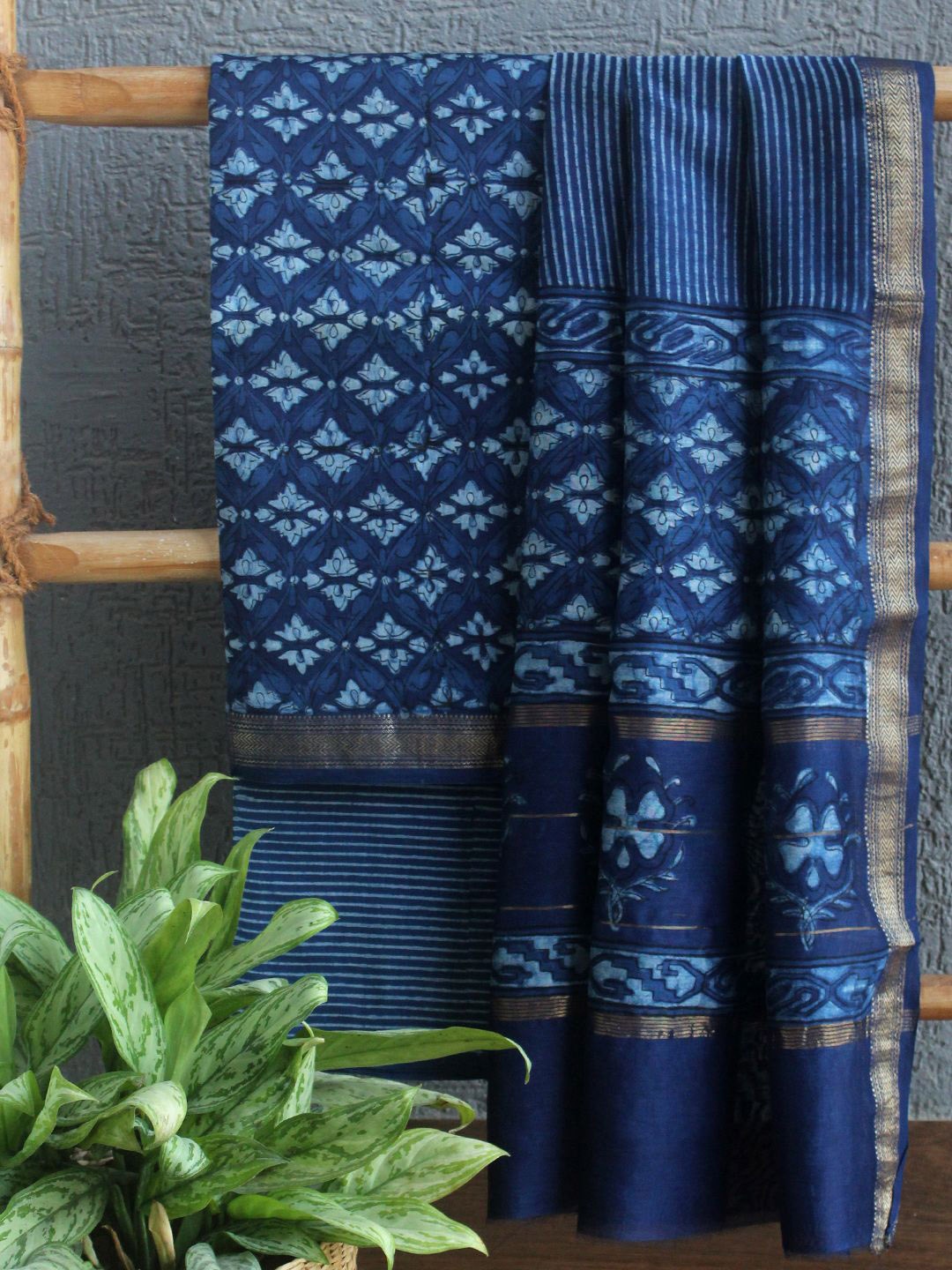 

Weaves of Tradition Printed Unstitched Dress Material, Blue